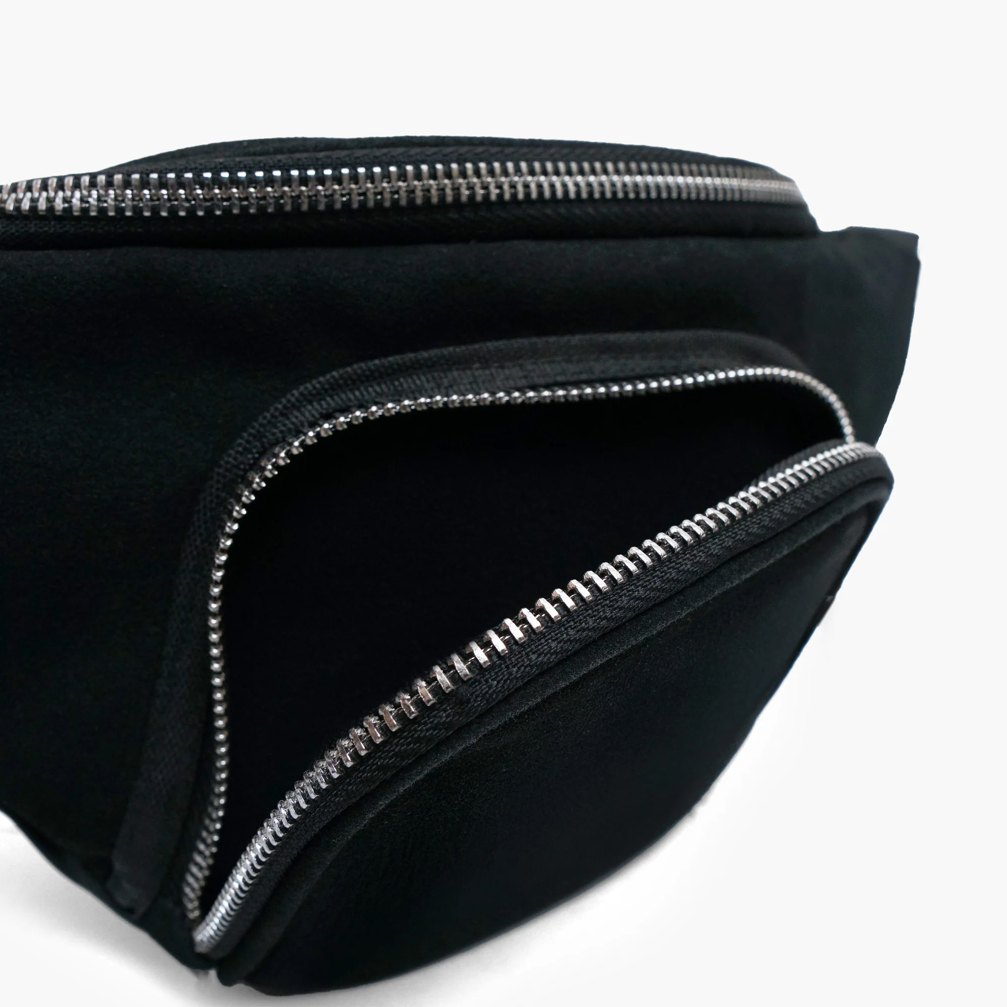 Axis Crossbody Pure Black - Image 3